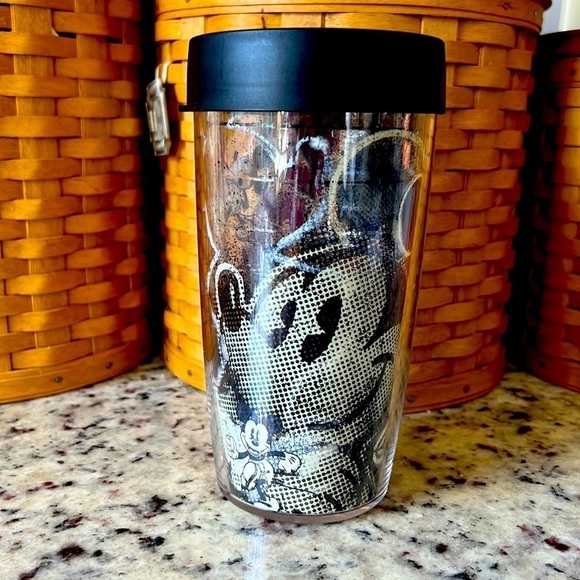 Tervis 16 oz  double walled Mickey Mouse cup/tumbler Plastic - Picture 1 of 8